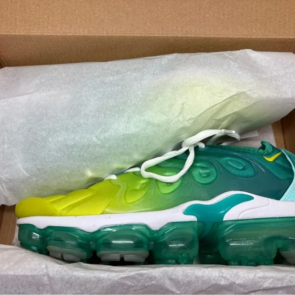 Women’s Nike Air Vapormax Plus - Green and Yellow - Picture 6 of 6